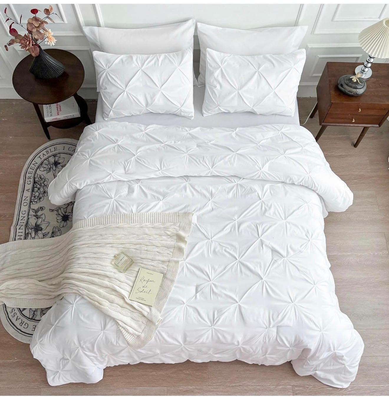 Comforter - Pintuck - Off White