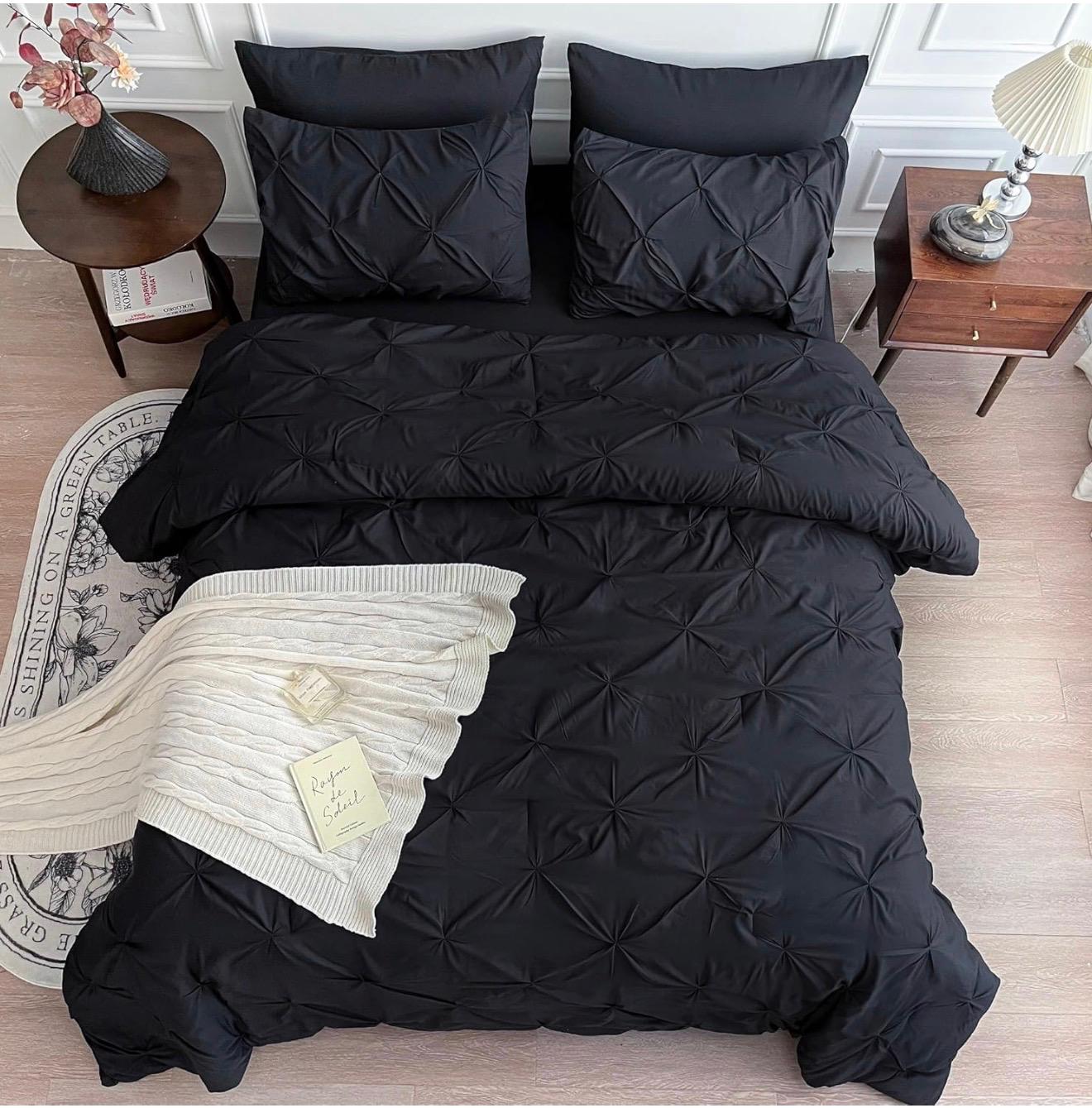 Comforter - Pintuck - Black
