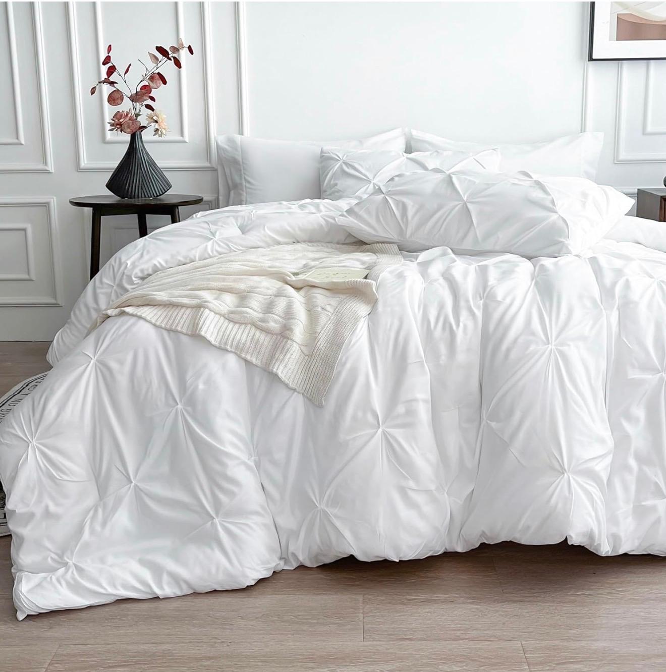 Comforter - Pintuck - Off White